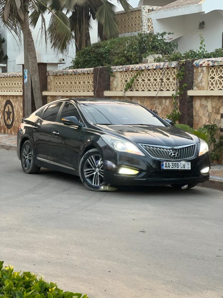 Hyundai Grandeur HG 240